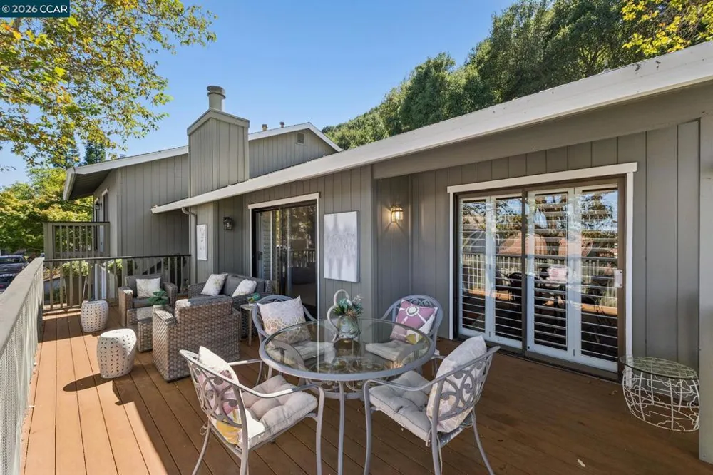 1792 Saint Andrews Dr Moraga, CA 94556
