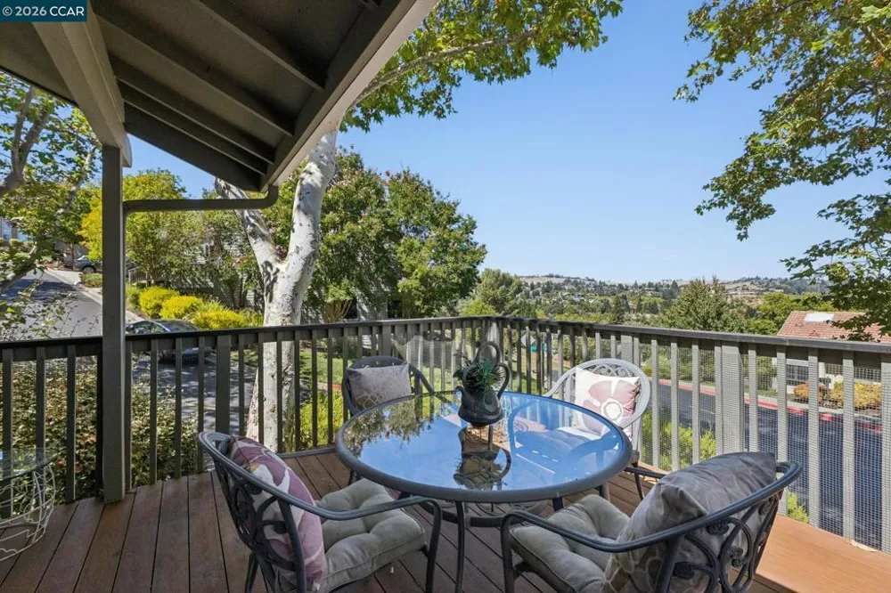1792 Saint Andrews Dr Moraga, CA 94556