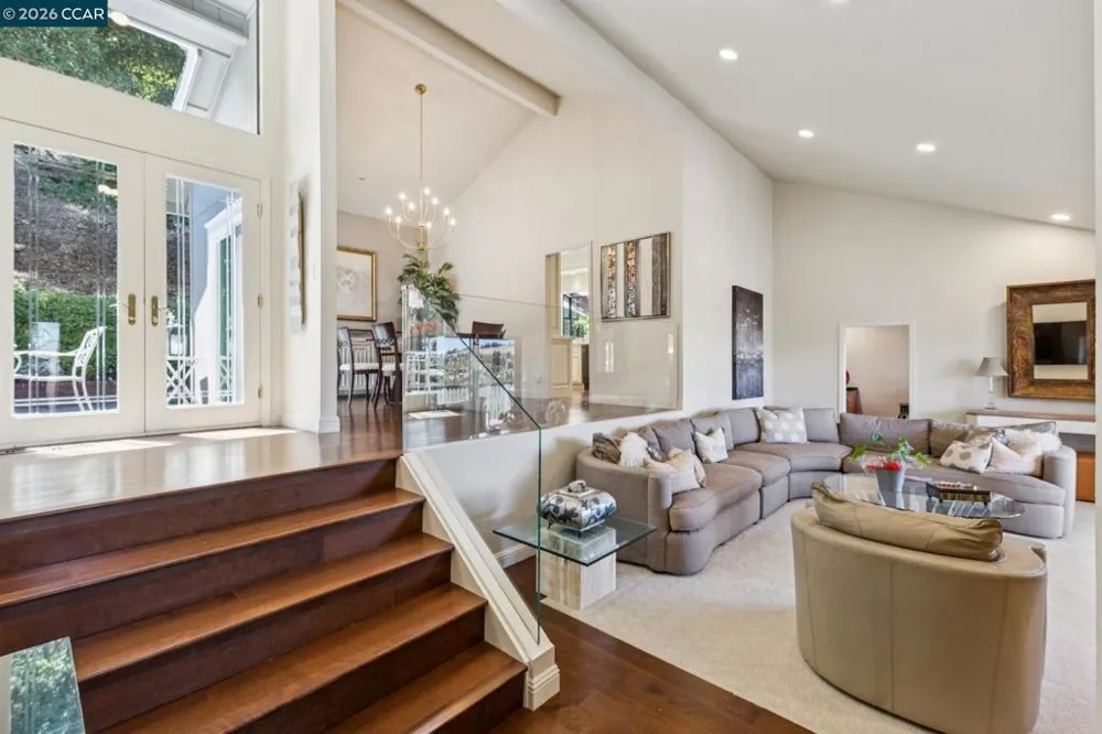1792 Saint Andrews Dr Moraga, CA 94556