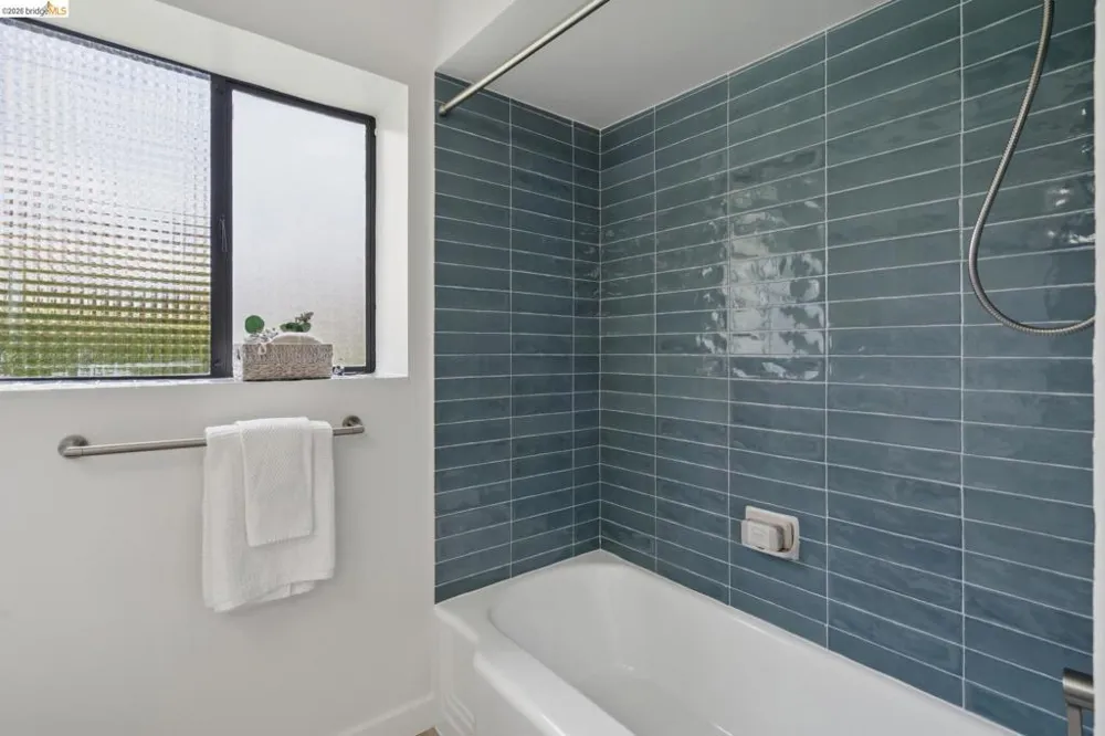 29 Vista Avenue Piedmont, CA 94611
