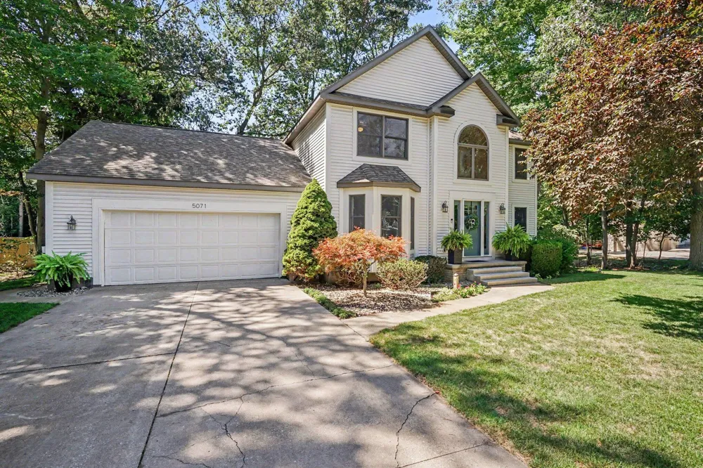 5071 Shady Creek Drive Norton Shores City, MI 49441