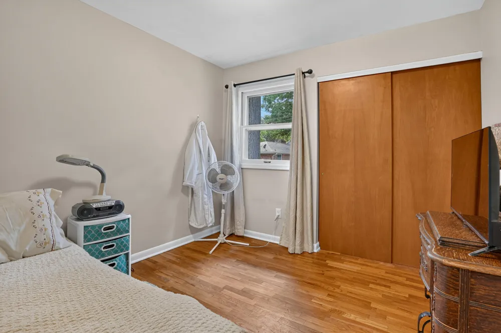 2410 Rossiter Place Lansing City, MI 48911