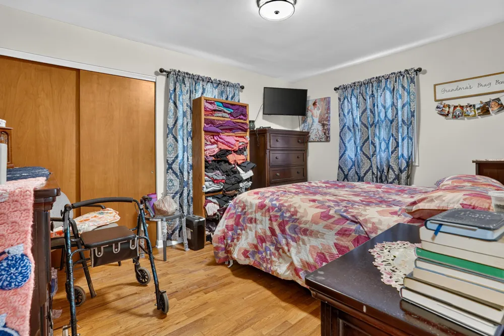 2410 Rossiter Place Lansing City, MI 48911