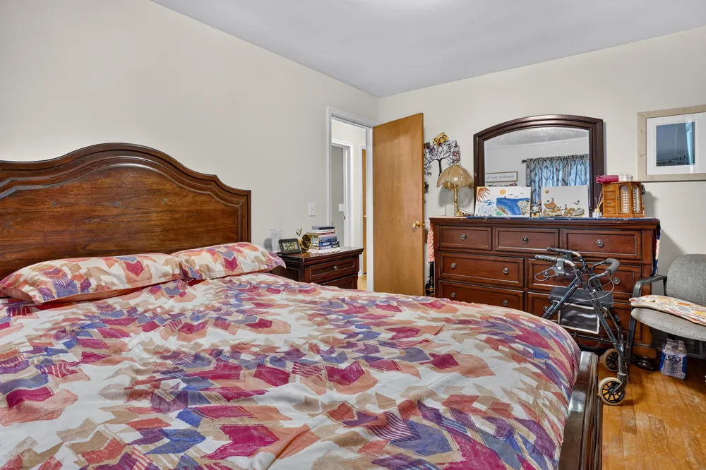 2410 Rossiter Place Lansing City, MI 48911