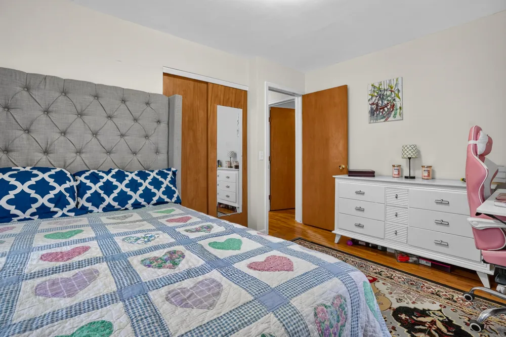 2410 Rossiter Place Lansing City, MI 48911