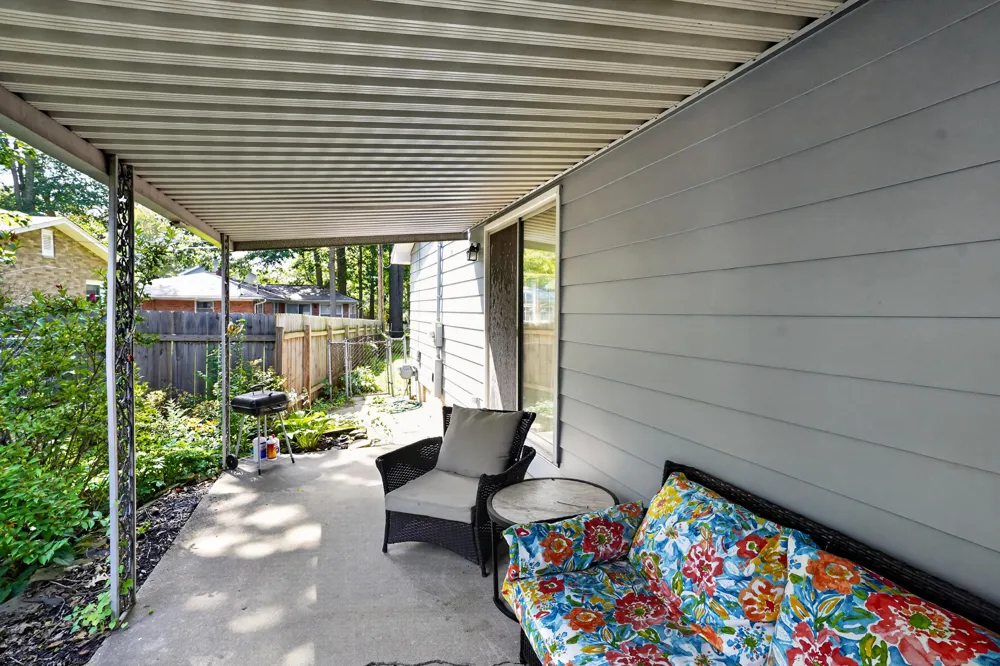 2410 Rossiter Place Lansing City, MI 48911