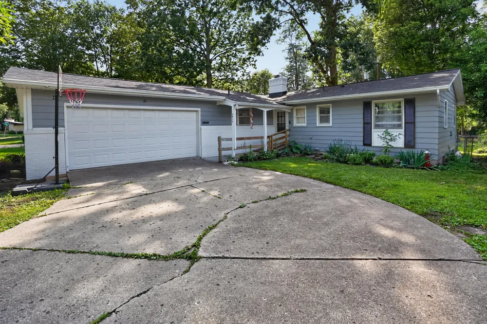 2410 Rossiter Place Lansing City, MI 48911