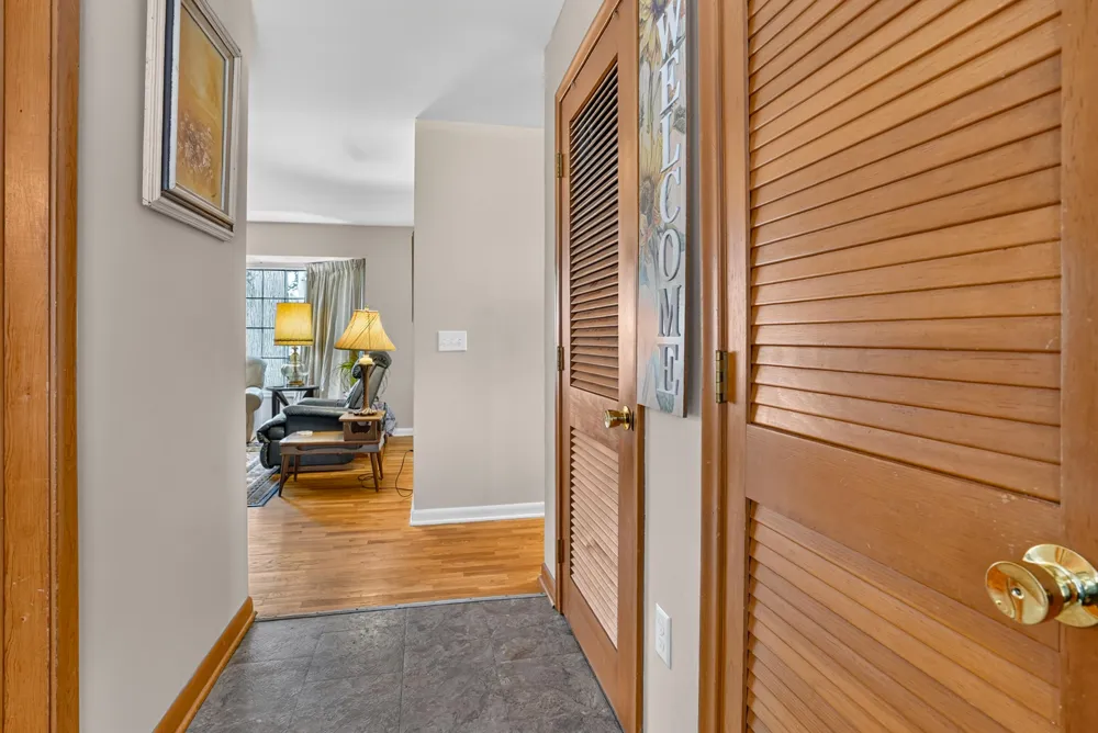 2410 Rossiter Place Lansing City, MI 48911