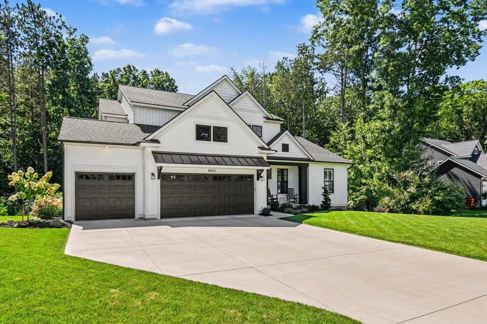 8802 Lapham Drive NE Algoma Township, MI 49341