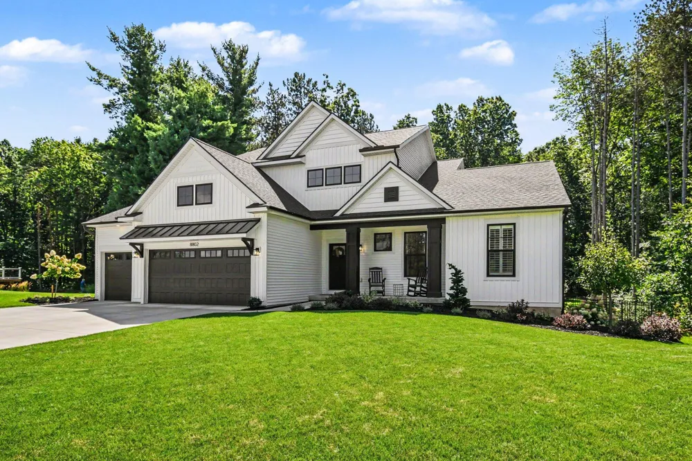 8802 Lapham Drive NE Algoma Township, MI 49341