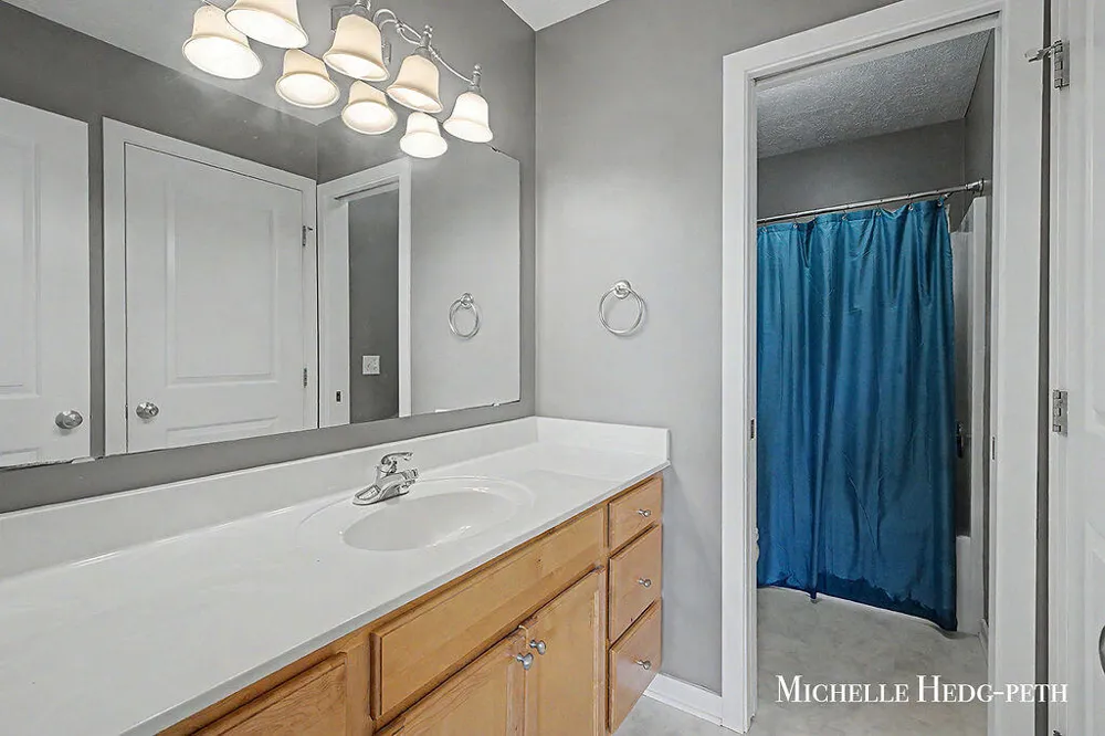 2984 Edgestone Drive #22 Georgetown Charter Township, MI 49426