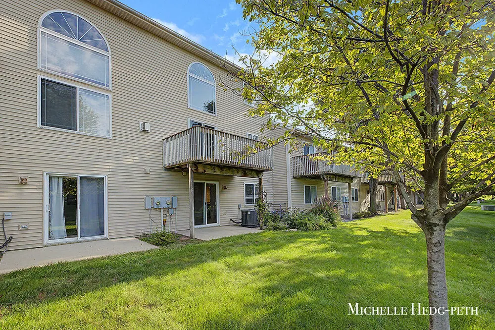 2984 Edgestone Drive #22 Georgetown Charter Township, MI 49426