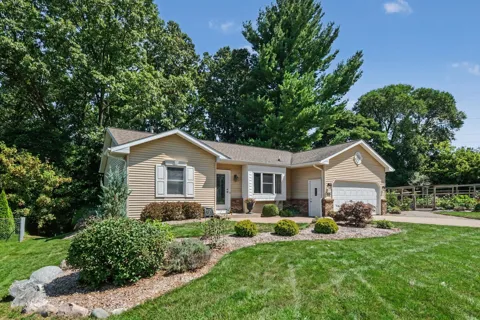 5880 Edajean Ridge Drive NE