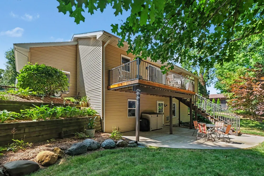 5880 Edajean Ridge Drive NE Plainfield Charter Township, MI 49321
