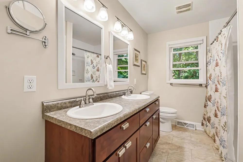 5880 Edajean Ridge Drive NE Plainfield Charter Township, MI 49321