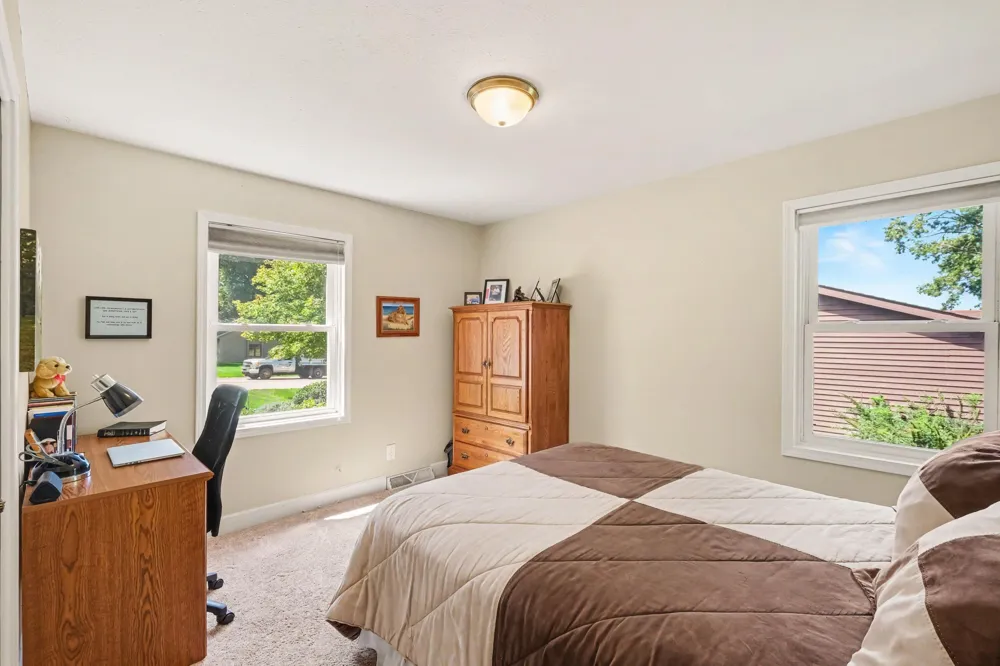 5880 Edajean Ridge Drive NE Plainfield Charter Township, MI 49321