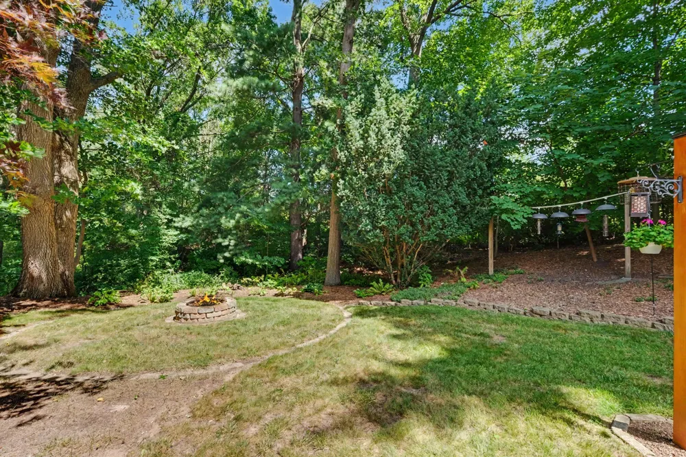 5880 Edajean Ridge Drive NE Plainfield Charter Township, MI 49321