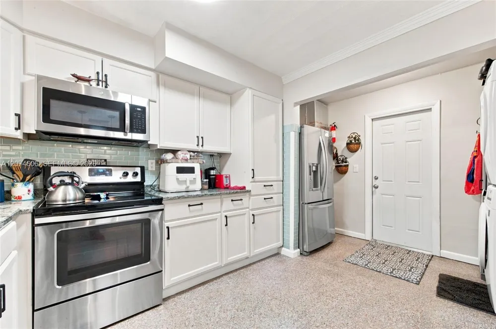1540 NE 34th St Pompano Beach, FL 33064