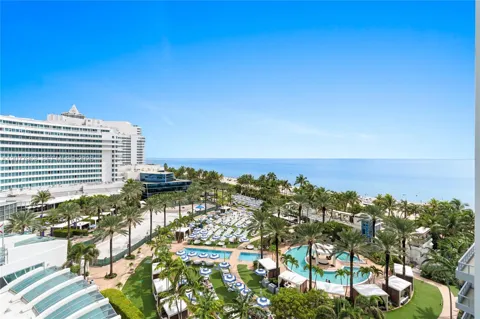 4391 Collins Ave #803