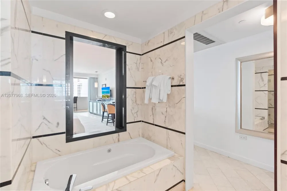 4391 Collins Ave #803 Miami Beach, FL 33140