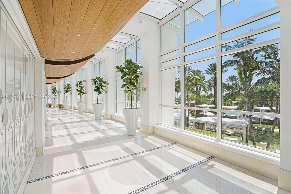 4391 Collins Ave #803 Miami Beach, FL 33140