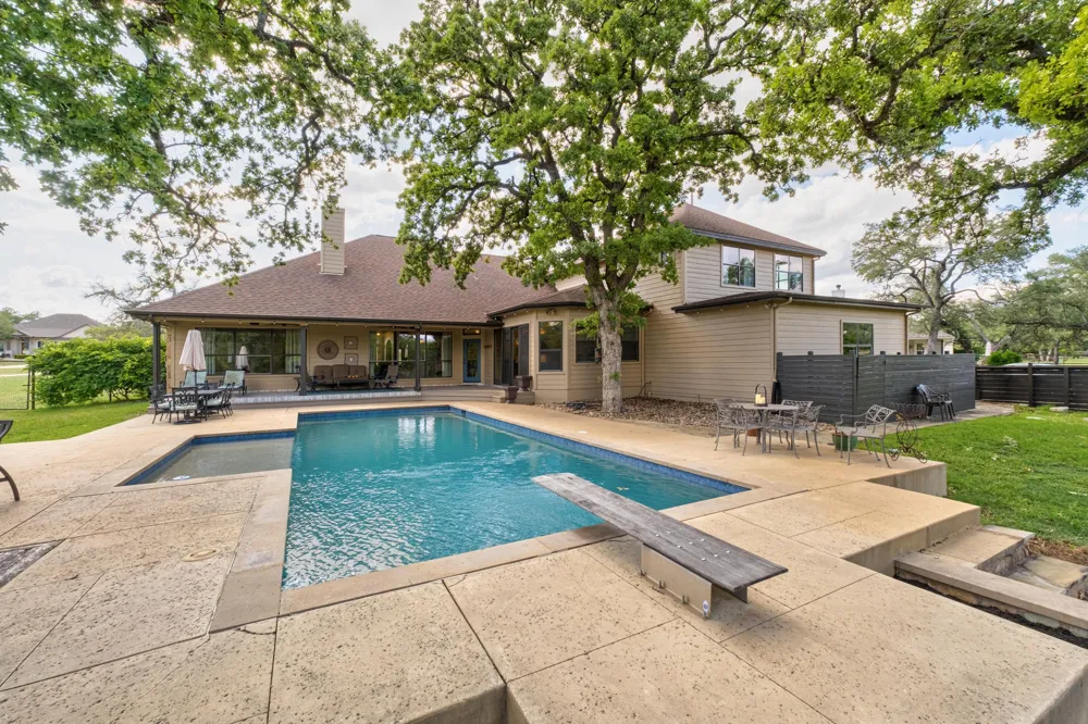 416 Shadywood Lane Dripping Springs, TX 78620