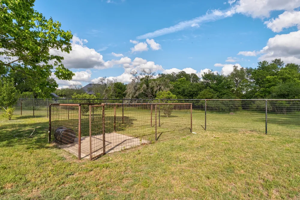 416 Shadywood Lane Dripping Springs, TX 78620