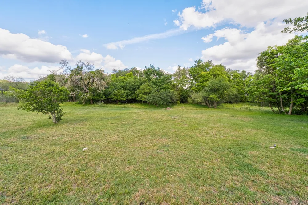 416 Shadywood Lane Dripping Springs, TX 78620