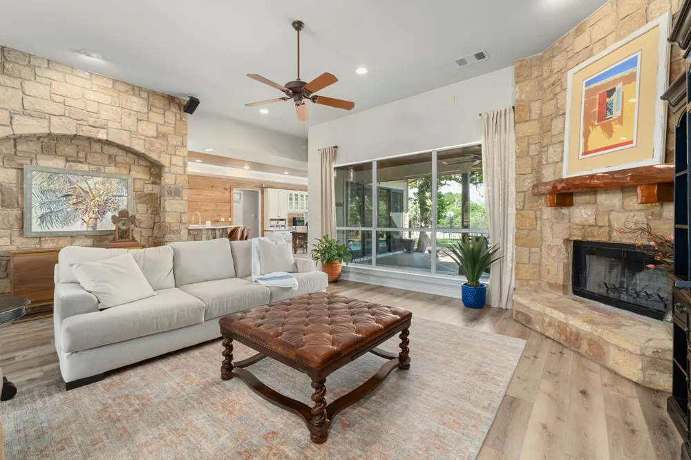 416 Shadywood Lane Dripping Springs, TX 78620