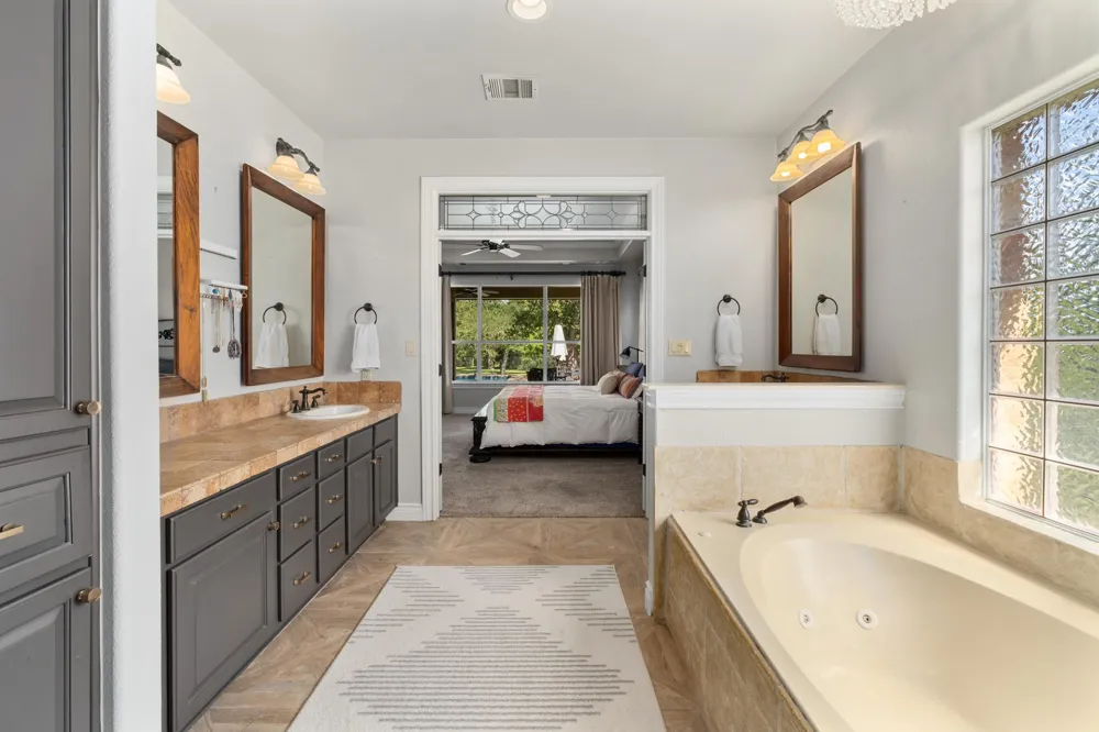 416 Shadywood Lane Dripping Springs, TX 78620