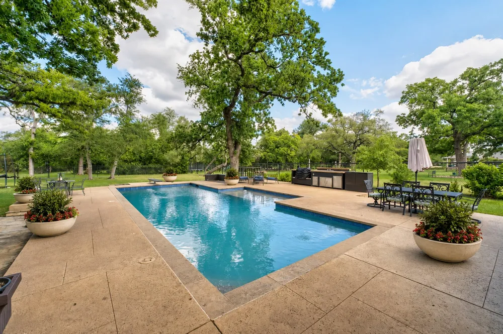 416 Shadywood Lane Dripping Springs, TX 78620