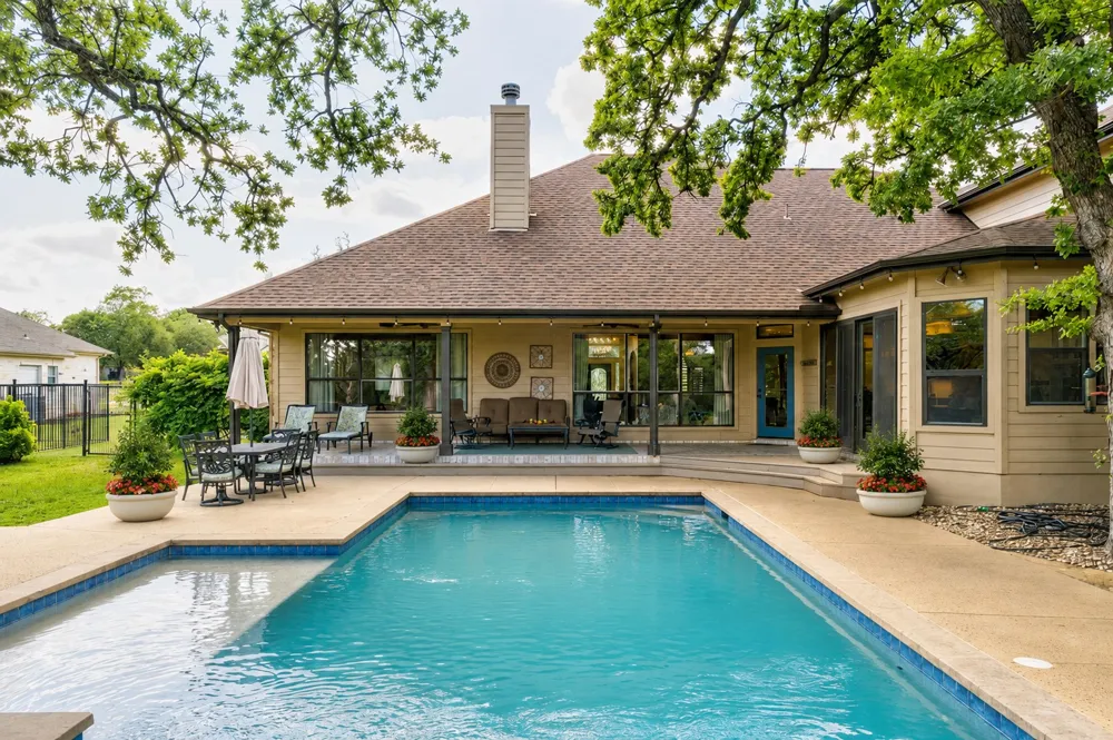 416 Shadywood Lane Dripping Springs, TX 78620
