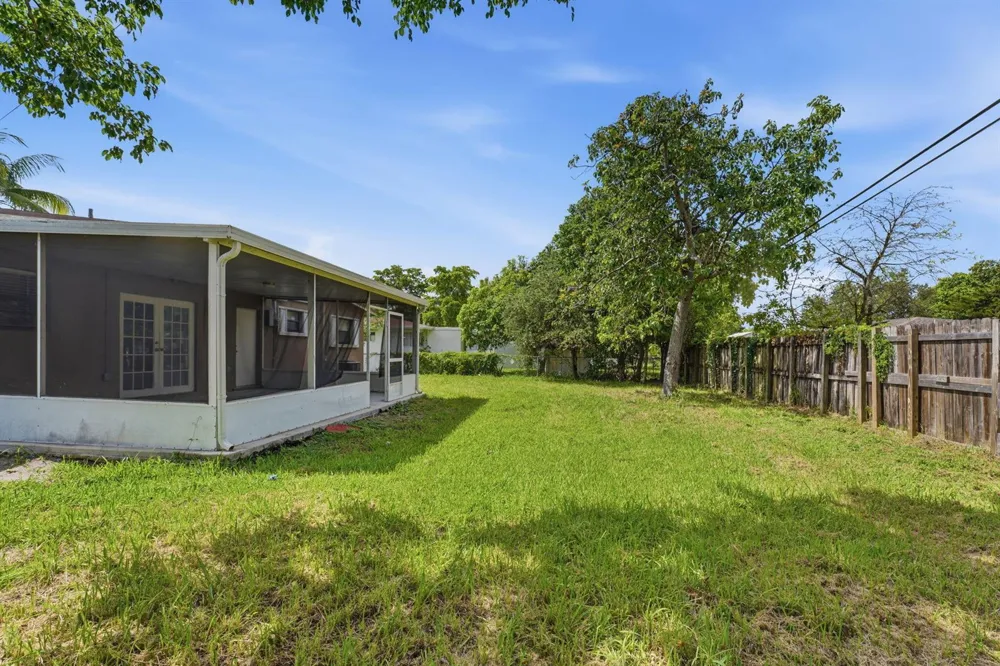 3100 SW 33rd Avenue West Park, FL 33023