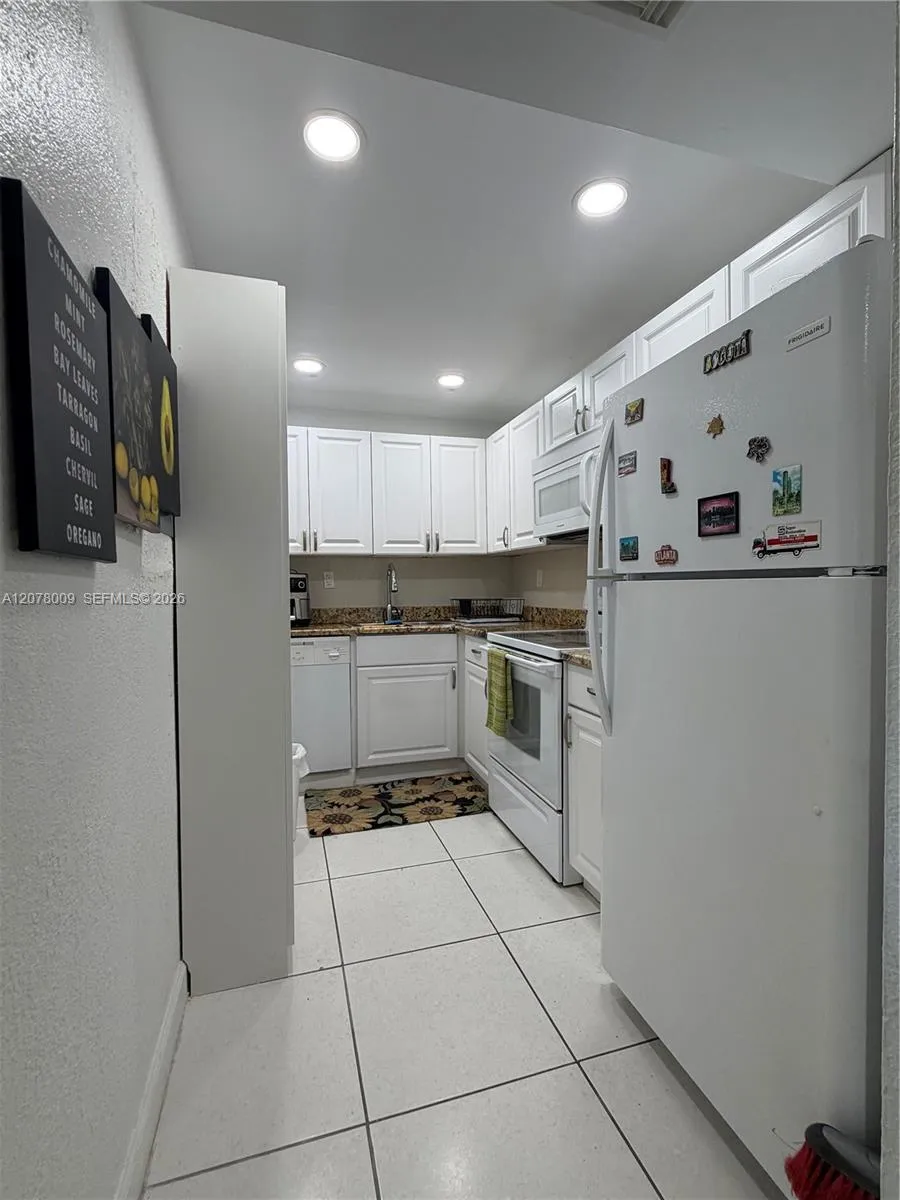 17530 NW 68th Ave #C1005 Hialeah, FL 33015