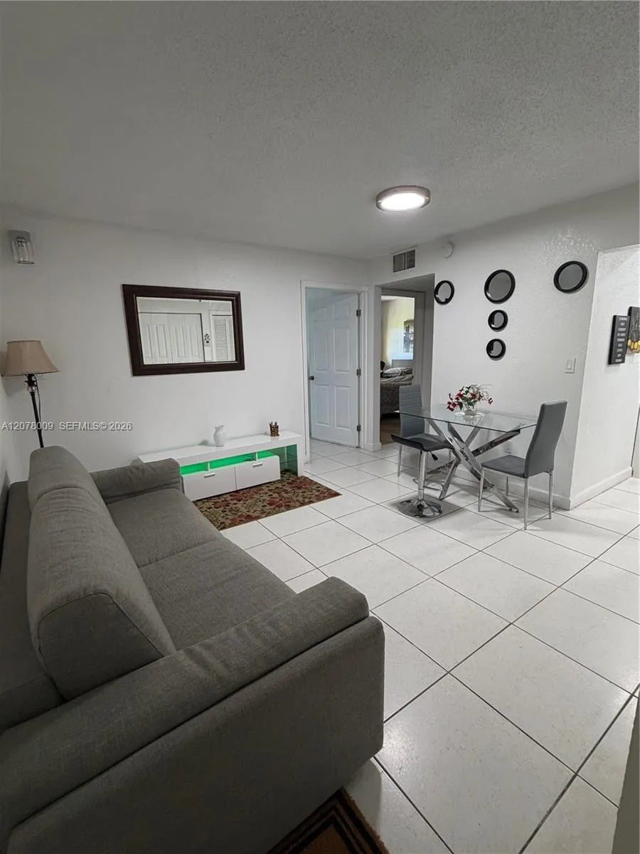 17530 NW 68th Ave #C1005 Hialeah, FL 33015