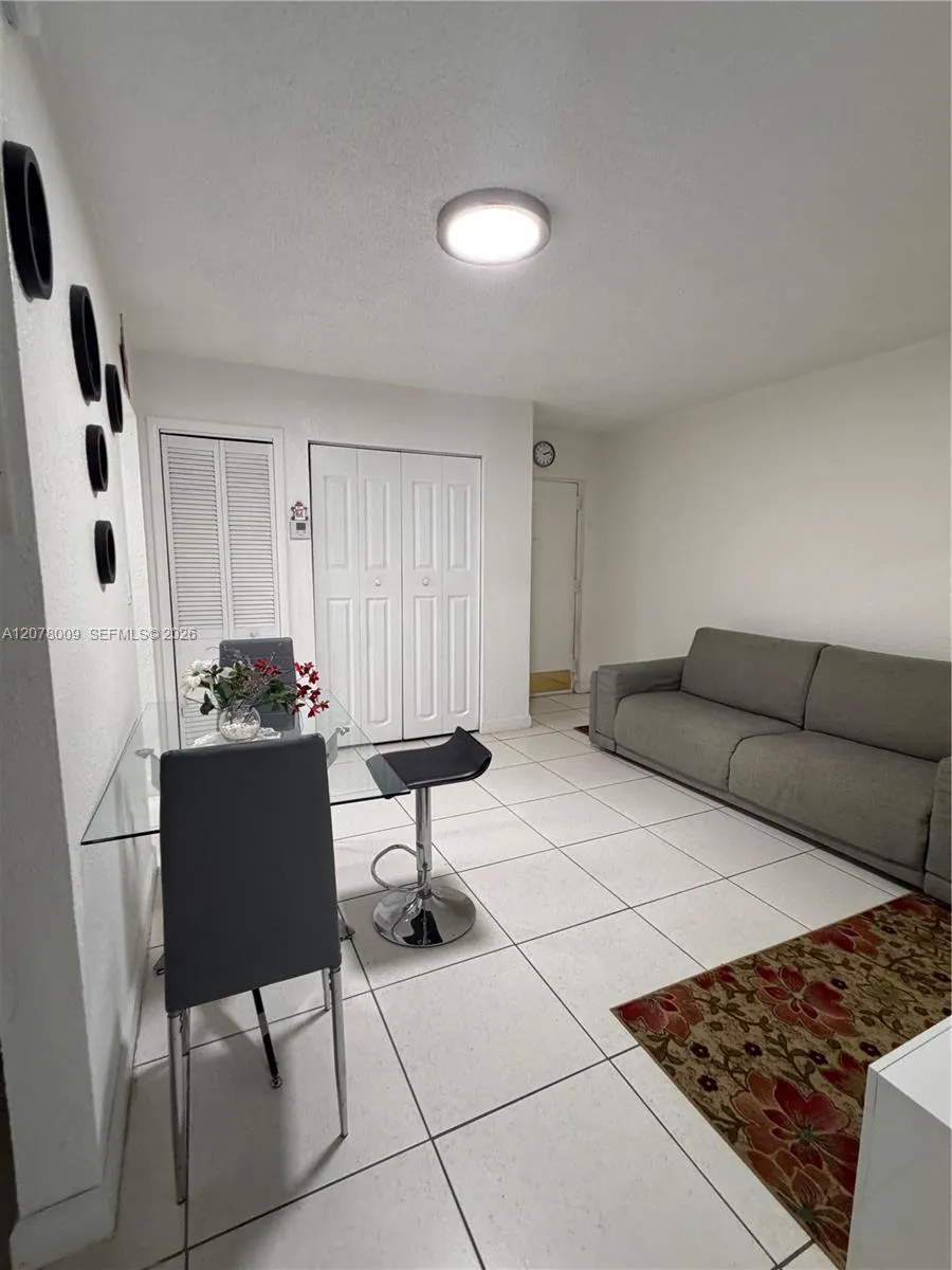 17530 NW 68th Ave #C1005 Hialeah, FL 33015