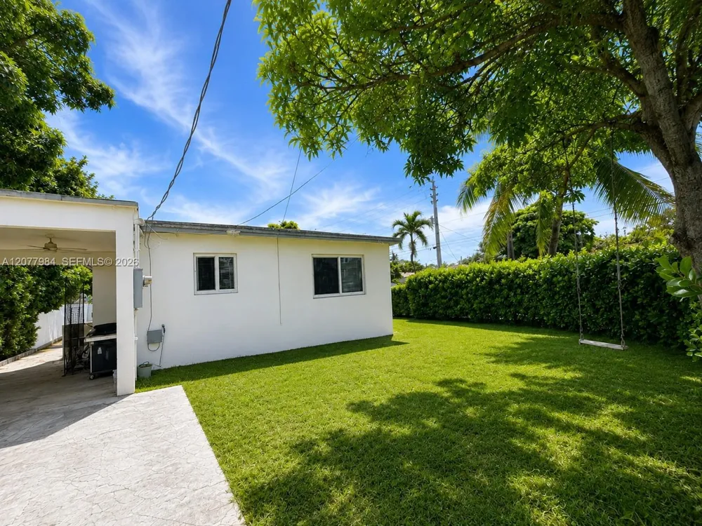 525 NW 23rd Ave Miami, FL 33125