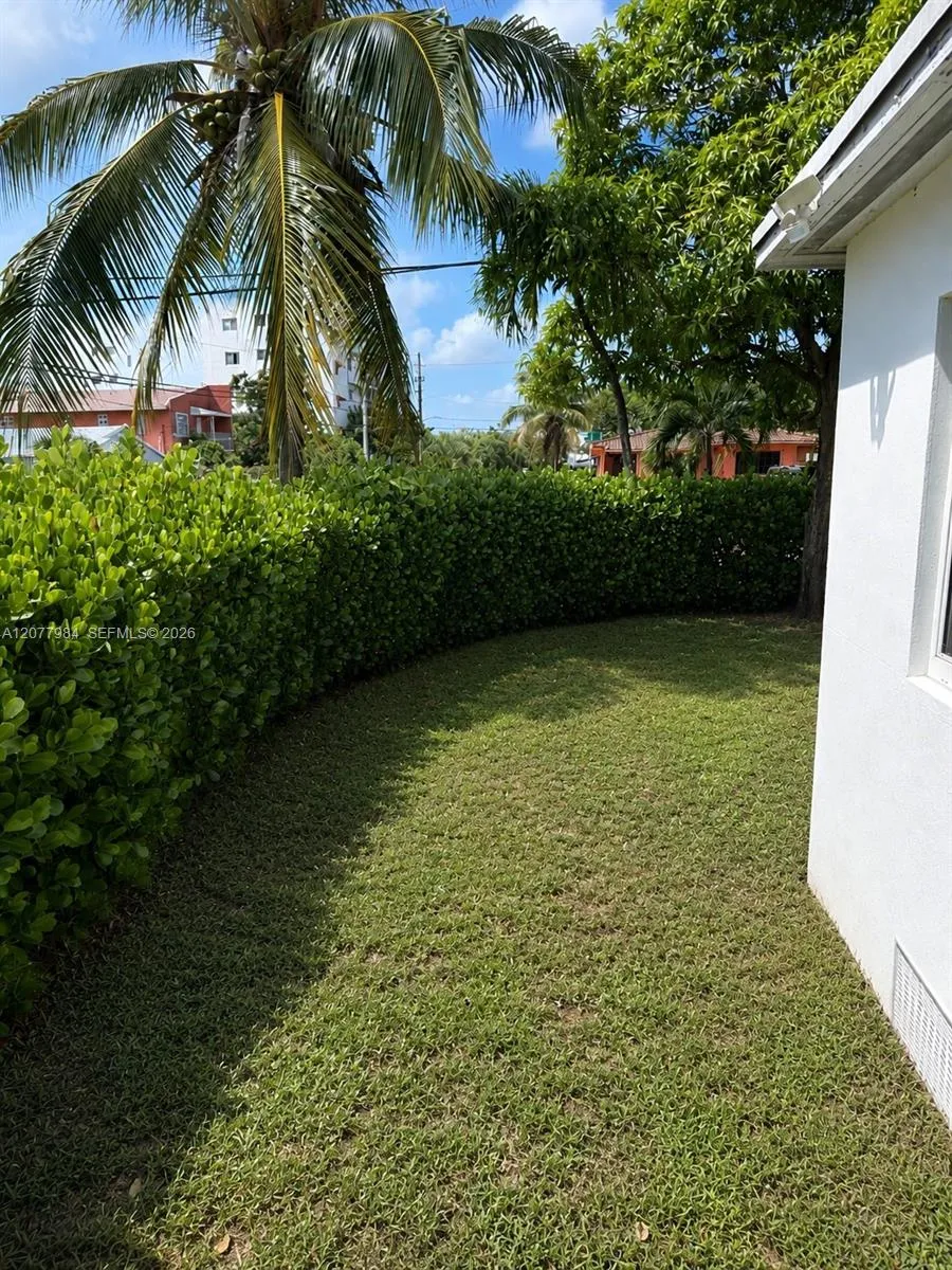 525 NW 23rd Ave Miami, FL 33125