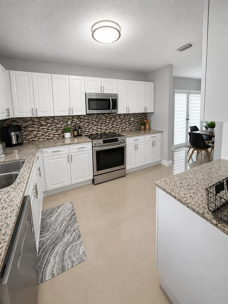 525 NW 23rd Ave Miami, FL 33125