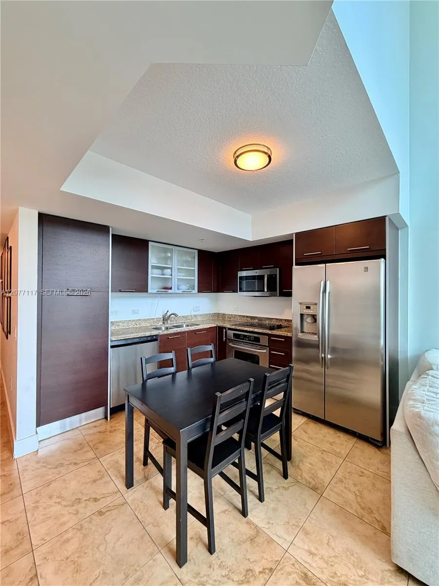 41 SE 5th St #807 Miami, FL 33131