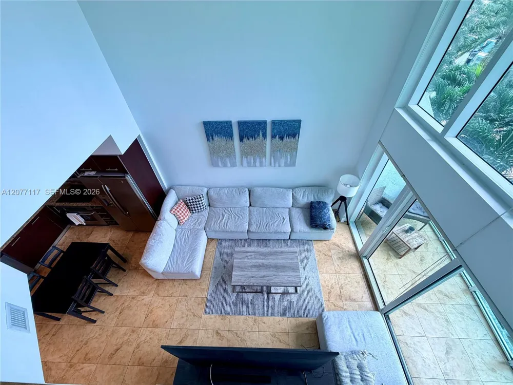 41 SE 5th St #807 Miami, FL 33131
