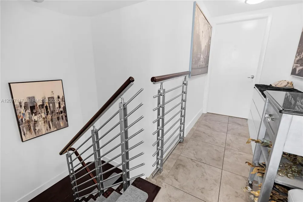 41 SE 5th St #807 Miami, FL 33131