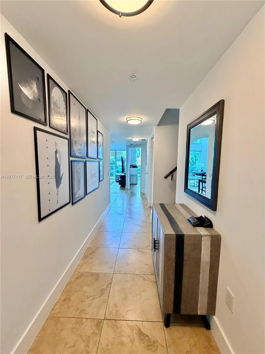 41 SE 5th St #807 Miami, FL 33131