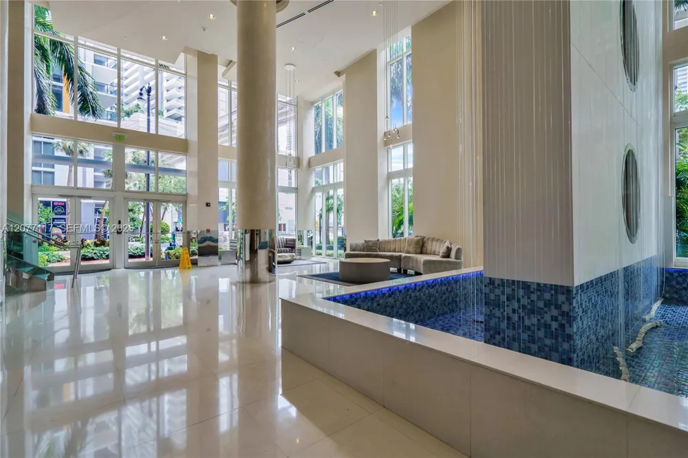 41 SE 5th St #807 Miami, FL 33131