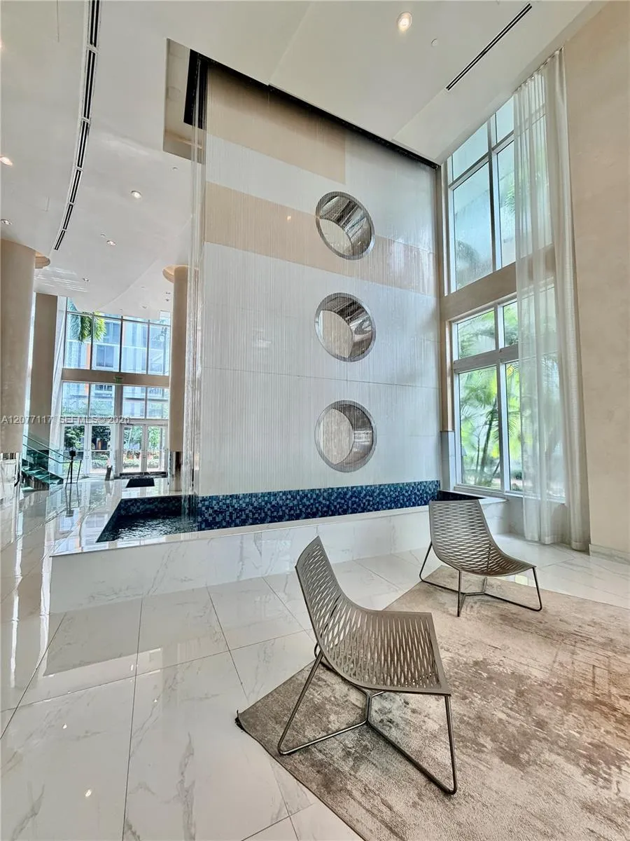 41 SE 5th St #807 Miami, FL 33131