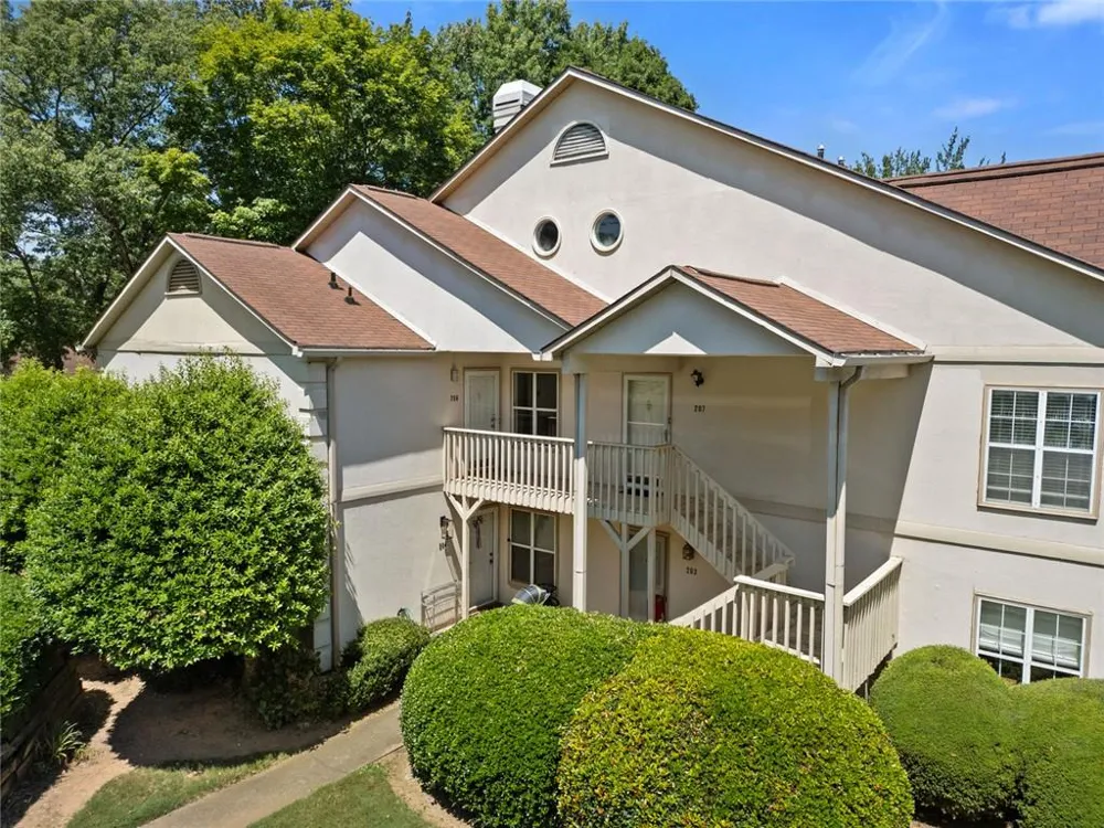 208 Bridge Lane SE Smyrna, GA 30082