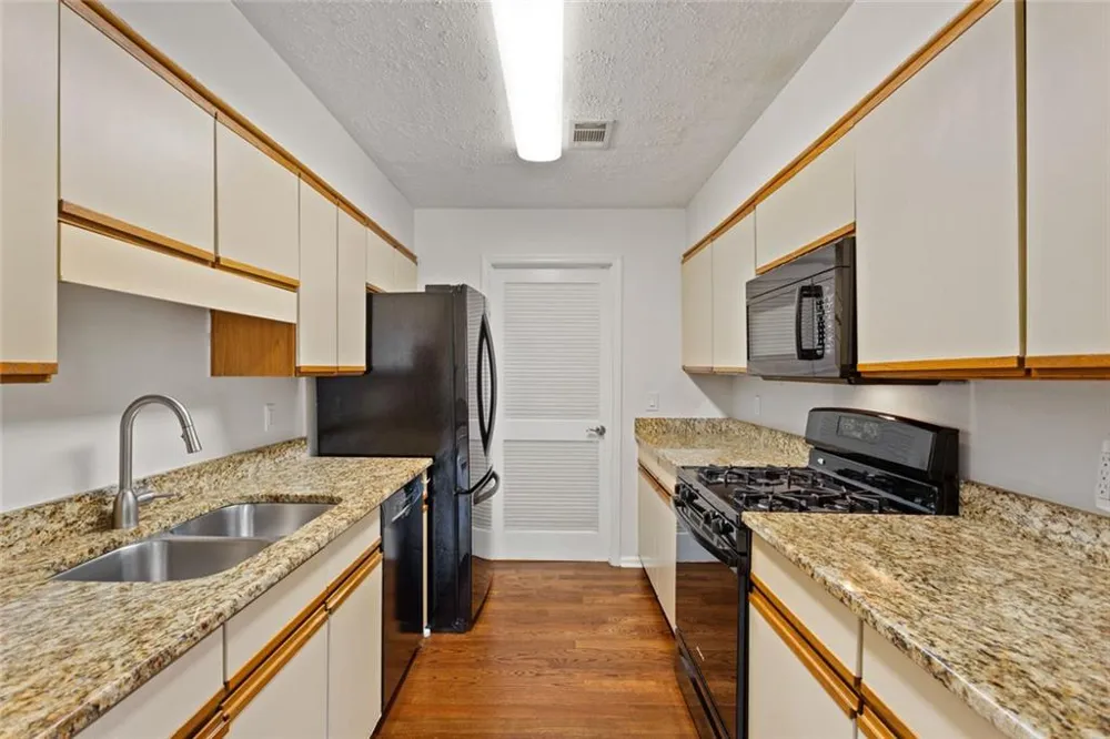 208 Bridge Lane SE Smyrna, GA 30082