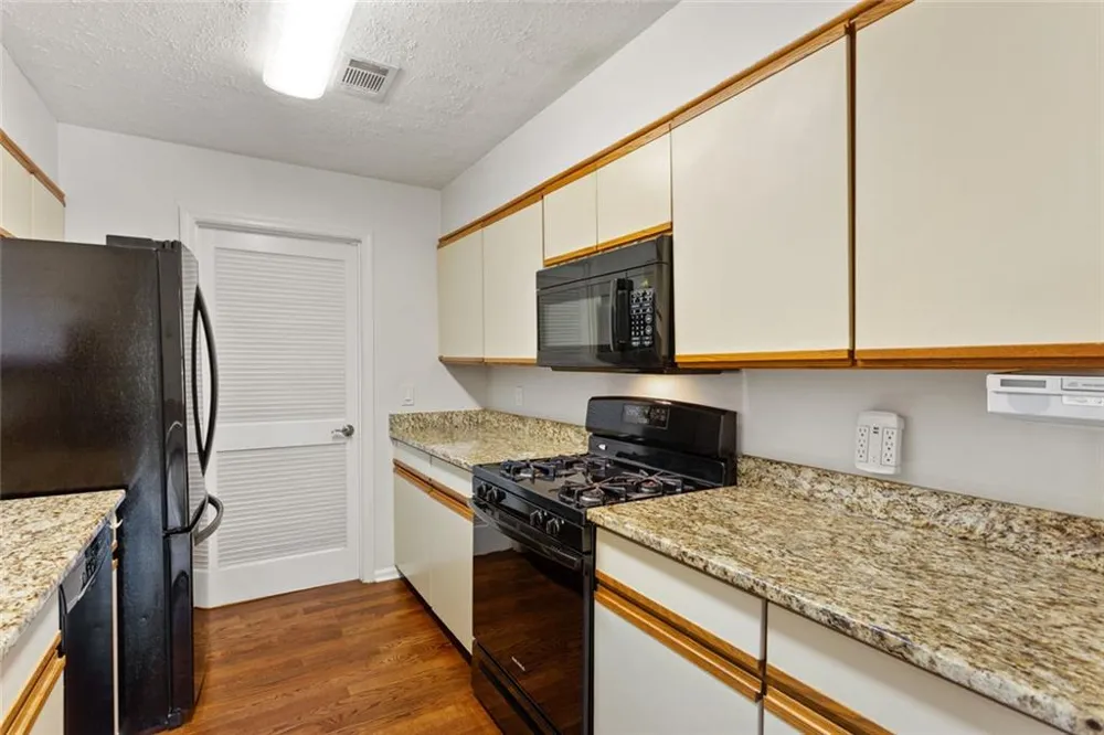208 Bridge Lane SE Smyrna, GA 30082