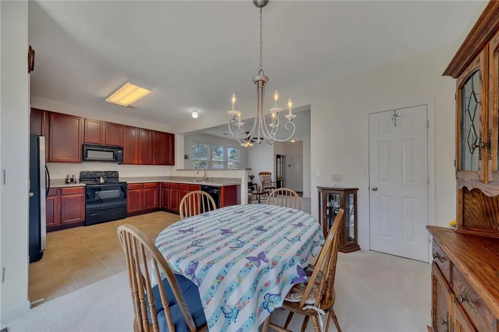 313 Oak Leaf Place Acworth, GA 30102