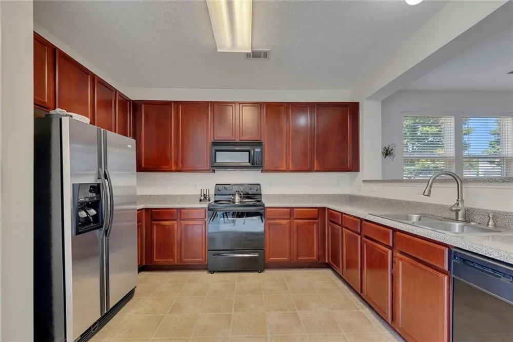 313 Oak Leaf Place Acworth, GA 30102